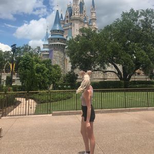 Meet your Posher, Corina